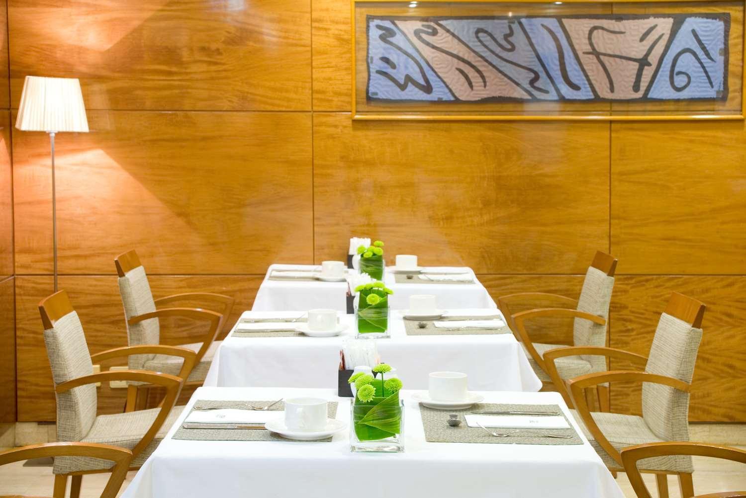 Nh Eixample Hotel 3*
