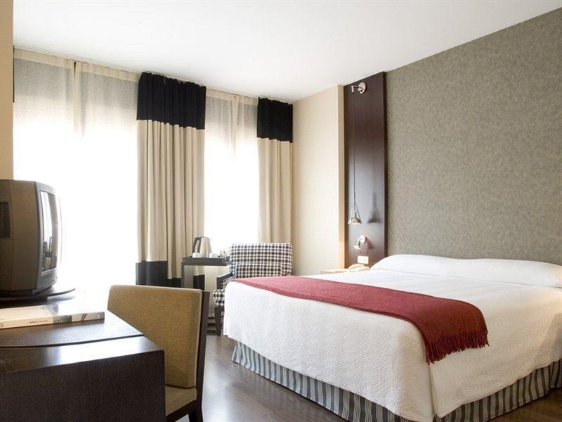 Nh Eixample Hotel