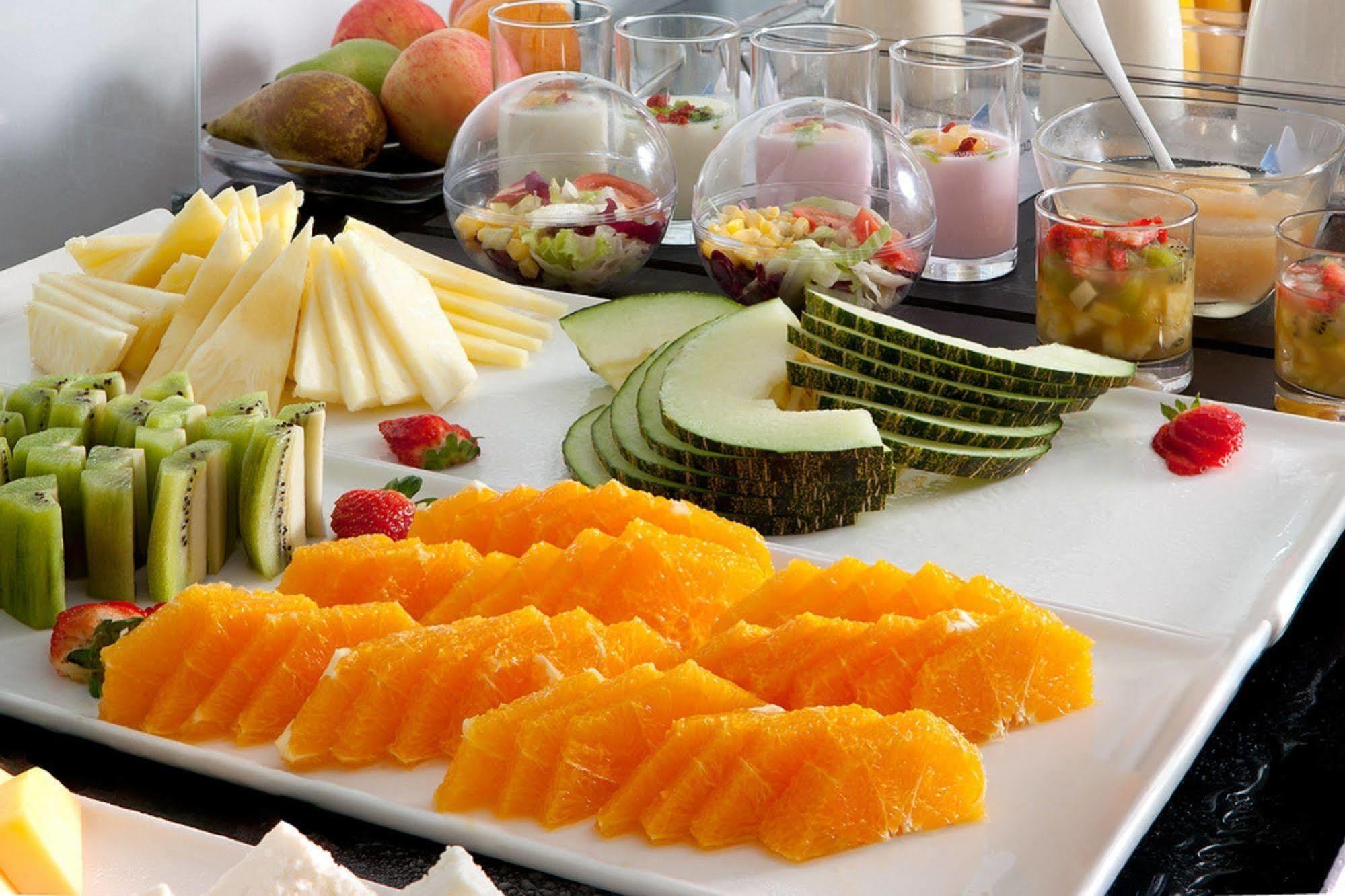 Nh Eixample Hotel 3*
